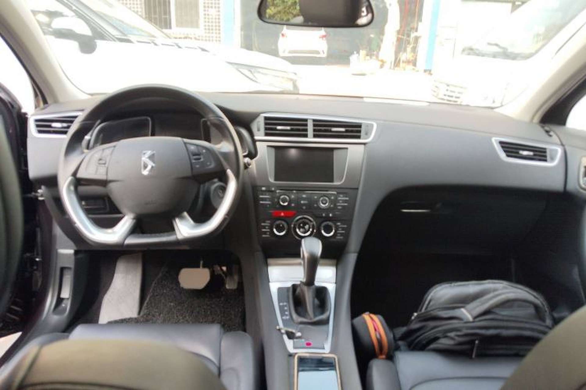 Used DS 5LS 2014 1.6T Elegant Version THP160 Center Console