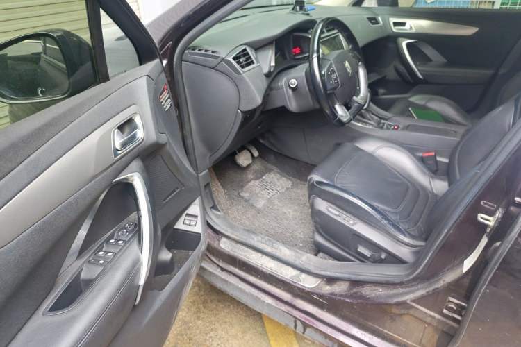 Used DS 5LS 2014 1.6T Luxury Edition THP160 Driver Seat