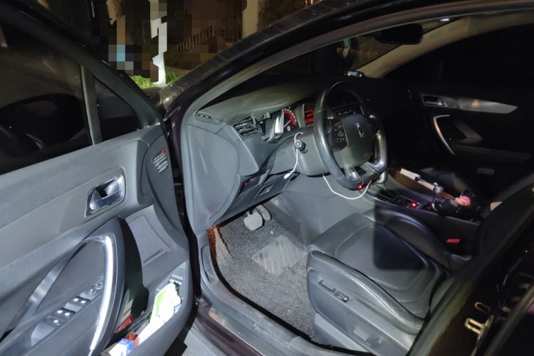 Used DS 5LS 2014 1.6T Luxury Edition THP160 Driver Seat