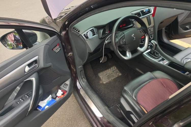 Used DS 5LS 2014 1.6T Elegant Version THP160 Driver Seat