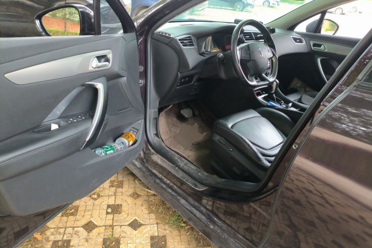 Used DS 5LS 2014 1.6T Luxury Edition THP160 Driver Seat