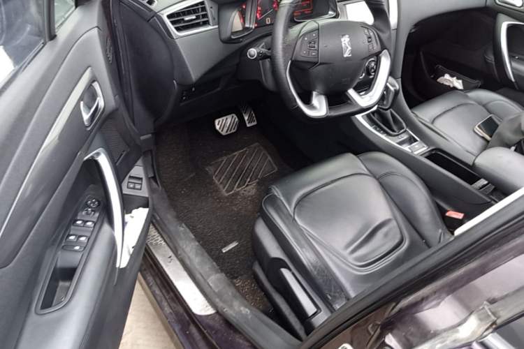 Used DS 5LS 2014 1.6T Elegant Version THP160 Driver Seat