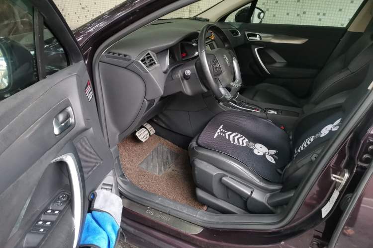 Used DS 5LS 2014 1.6T Elegant Version THP160 Driver Seat