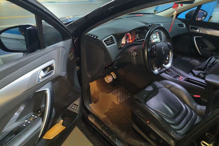 Used DS 5LS 2014 1.6T Luxury Edition THP200 Driver Seat