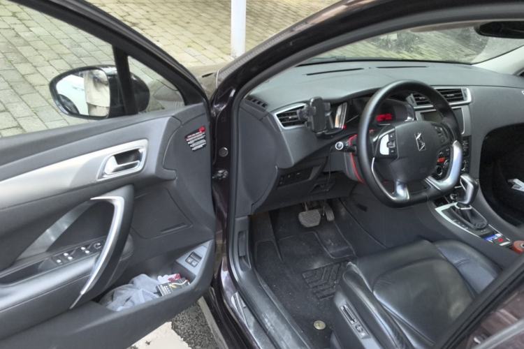 Used DS 5LS 2014 1.6T Luxury Edition THP160 Driver Seat