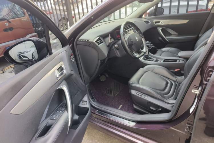 Used DS 5LS 2014 1.6T Luxury Edition THP160 Driver Seat