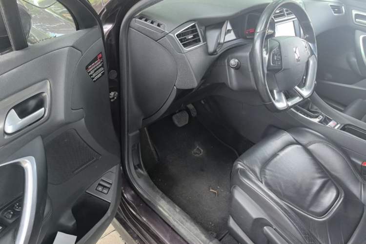 Used DS 5LS 2014 1.6T Elegant Version THP160 Driver Seat