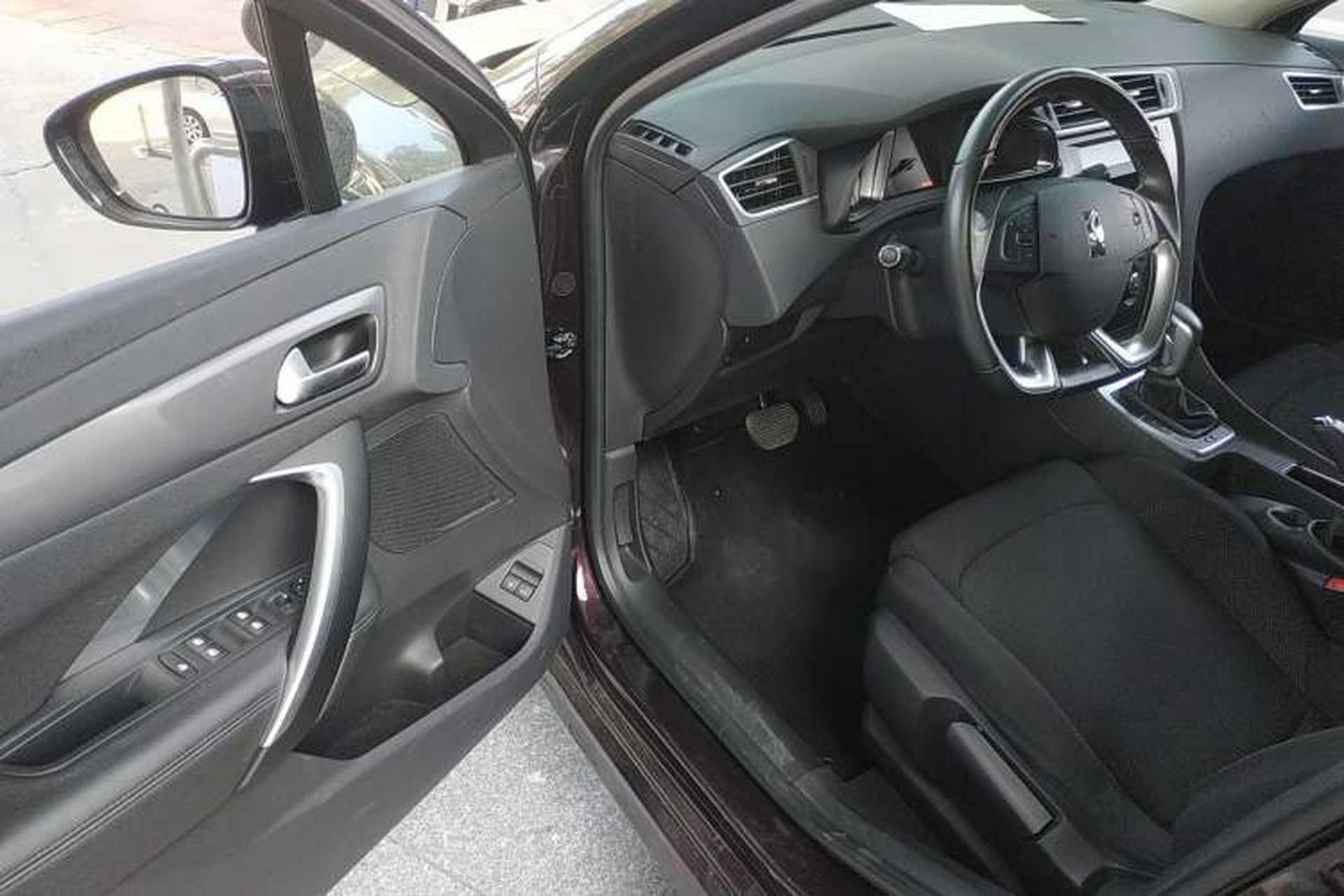 Used DS 5LS 2014 1.8L automatic Comfort version VTi140 Driver Seat