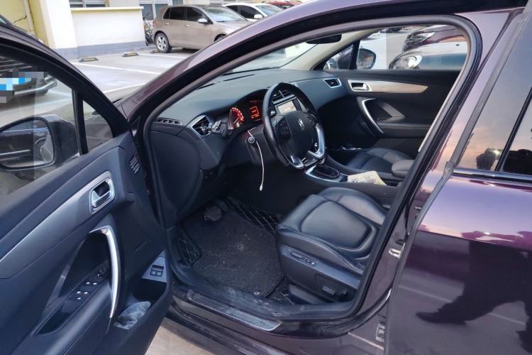Used DS 5LS 2014 1.6T Luxury Edition THP160 Driver Seat