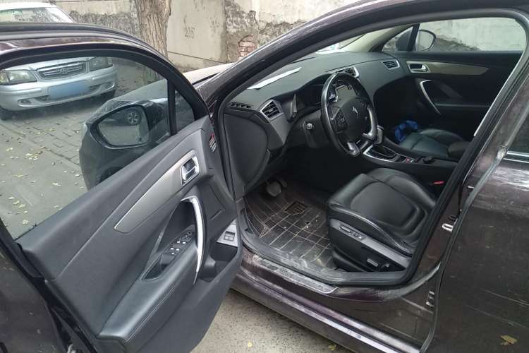 Used DS 5LS 2014 1.6T Luxury Edition THP160 Driver Seat