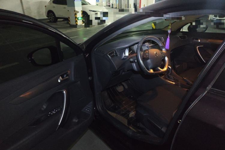 Used DS 5LS 2014 1.8L automatic Comfort version VTi140 Driver Seat