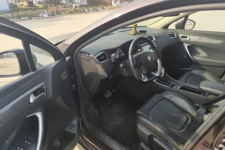 Used DS 5LS 2014 1.6T Elegant Version THP160 Driver Seat