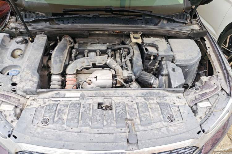 Used DS 5LS 2014 1.6T Luxury Edition THP160 Engine Bay