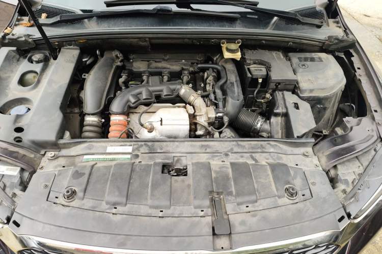 Used DS 5LS 2014 1.6T Luxury Edition THP160 Engine Bay