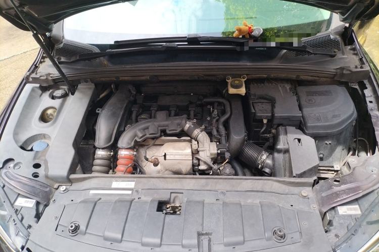 Used DS 5LS 2014 1.6T Elegant Version THP160 Engine Bay