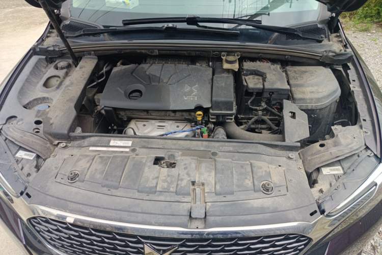 Used DS 5LS 2014 1.8L Elegant Edition VTi140 Engine Bay