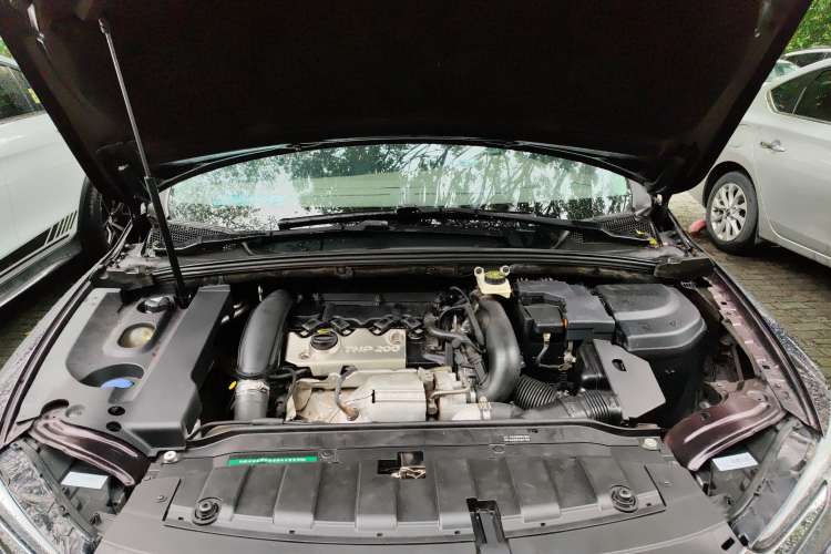 Used DS 5LS 2014 1.6T Prestige Edition THP200 Engine Bay