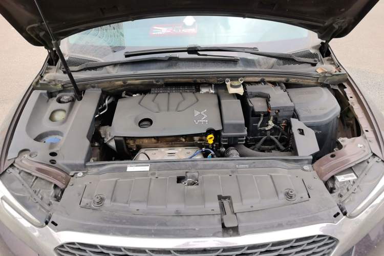 Used DS 5LS 2014 1.8L Elegant Edition VTi140 Engine Bay