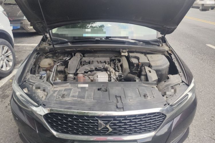 Used DS 5LS 2014 1.6T Luxury Edition THP160 Engine Bay