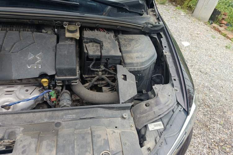Used DS 5LS 2014 1.8L Elegant Edition VTi140 Engine Bay Left