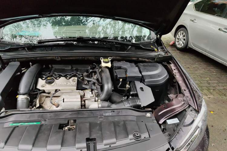 Used DS 5LS 2014 1.6T Prestige Edition THP200 Engine Bay Left