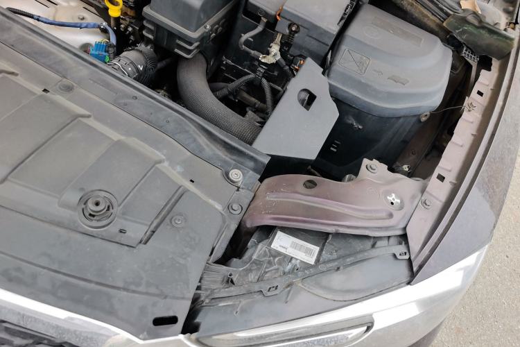 Used DS 5LS 2014 1.8L Elegant Edition VTi140 Engine Bay Left