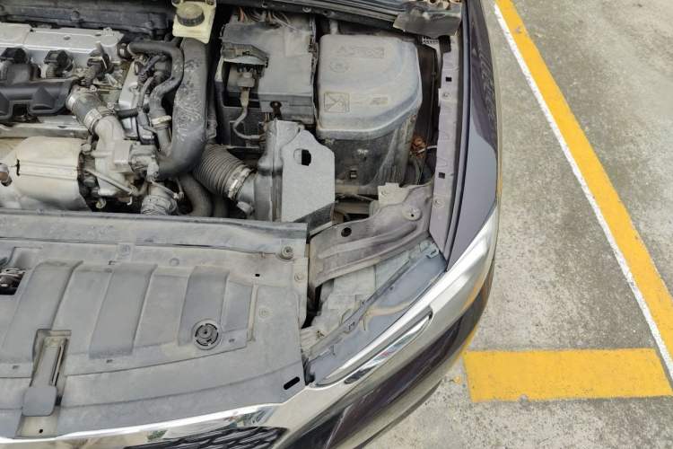 Used DS 5LS 2014 1.6T Luxury Edition THP160 Engine Bay Left