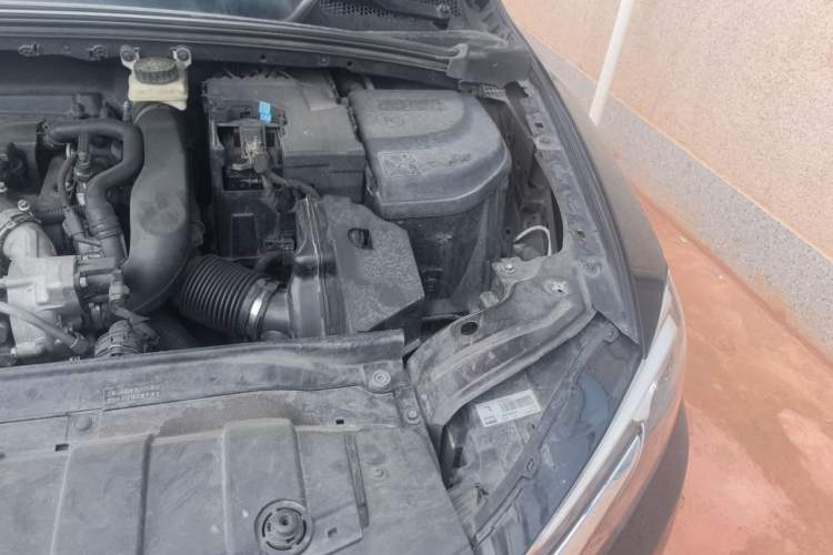 Used DS 5LS 2014 1.6T Luxury Edition THP160 Engine Bay Left