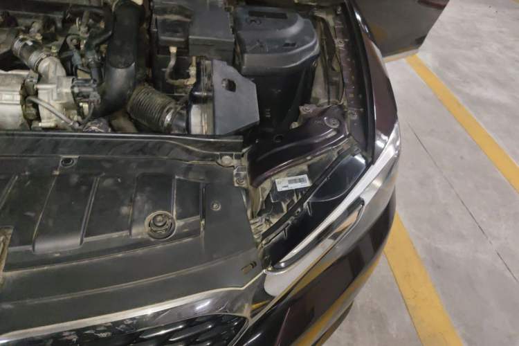 Used DS 5LS 2014 1.6T Luxury Edition THP160 Engine Bay Left