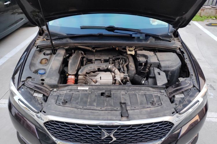 Used DS 5LS 2014 1.6T Luxury Edition THP160 Engine Bay