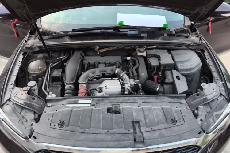 Used DS 5LS 2014 1.6T Luxury Edition THP160 Engine Bay