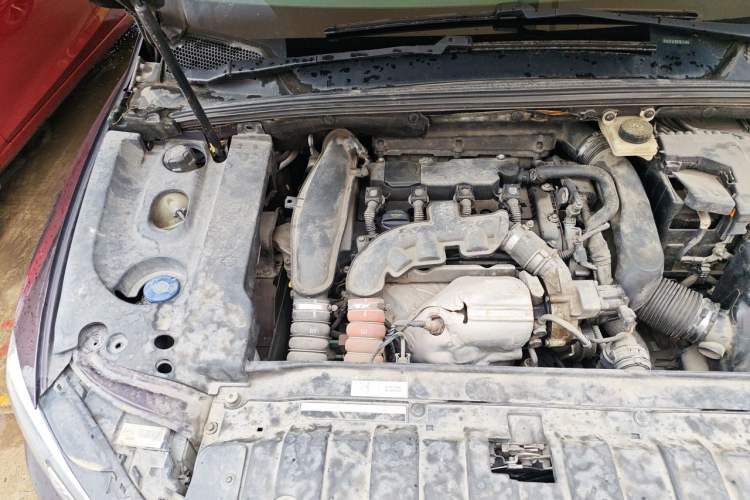 Used DS 5LS 2014 1.6T Luxury Edition THP160 Engine Bay Right