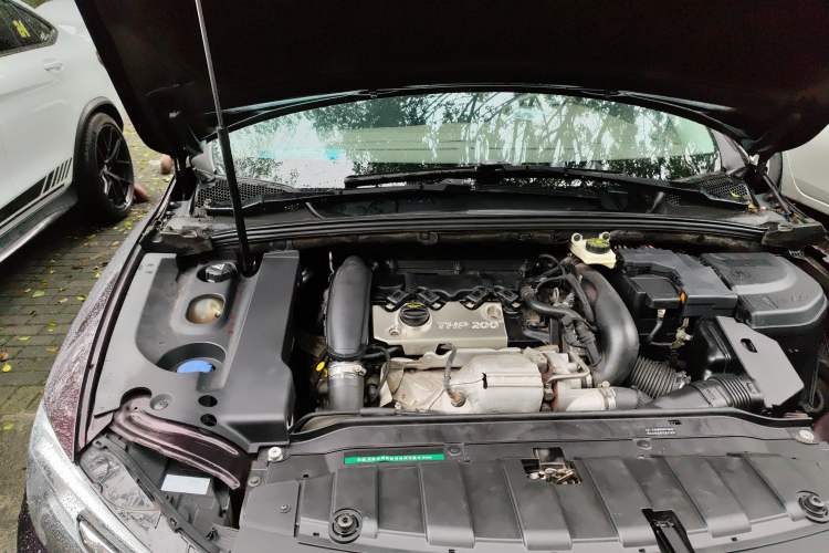 Used DS 5LS 2014 1.6T Prestige Edition THP200 Engine Bay Right
