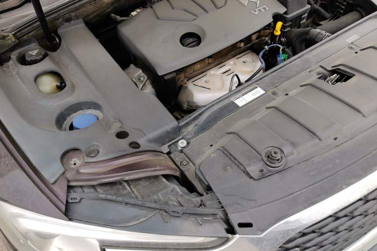 Used DS 5LS 2014 1.8L Elegant Edition VTi140 Engine Bay Right