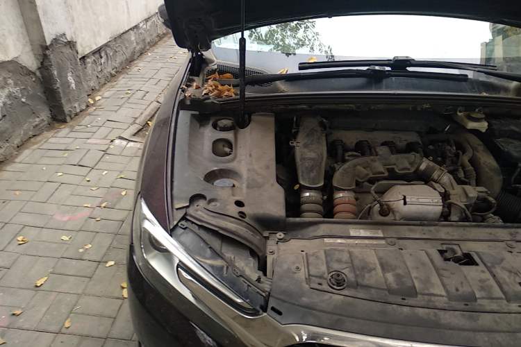 Used DS 5LS 2014 1.6T Luxury Edition THP160 Engine Bay Right