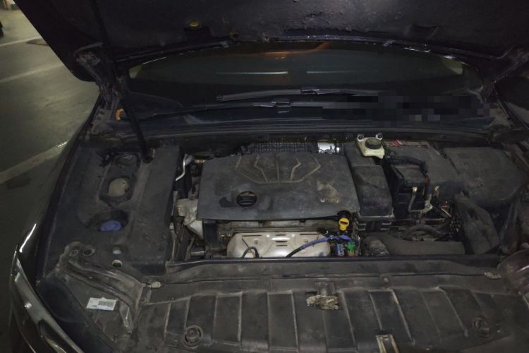 Used DS 5LS 2014 1.8L automatic Comfort version VTi140 Engine Bay Right