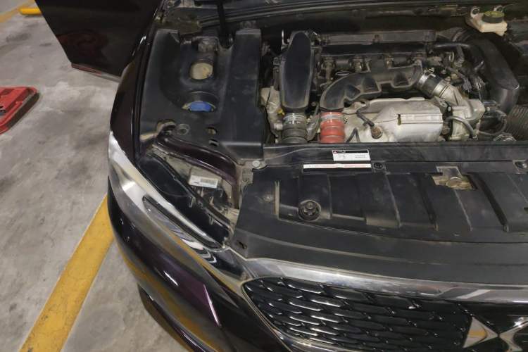 Used DS 5LS 2014 1.6T Luxury Edition THP160 Engine Bay Right
