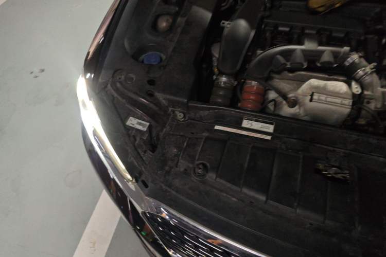 Used DS 5LS 2014 1.6T Luxury Edition THP160 Engine Bay Right