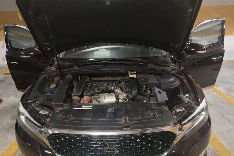 Used DS 5LS 2014 1.6T Luxury Edition THP160 Engine Bay