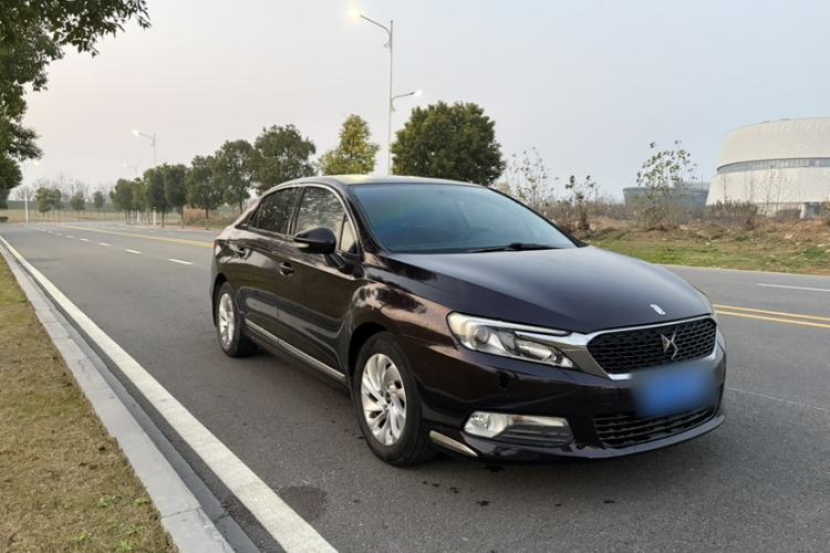 Used DS 5LS 2014 1.8L automatic Comfort version VTi140 Exterior 2