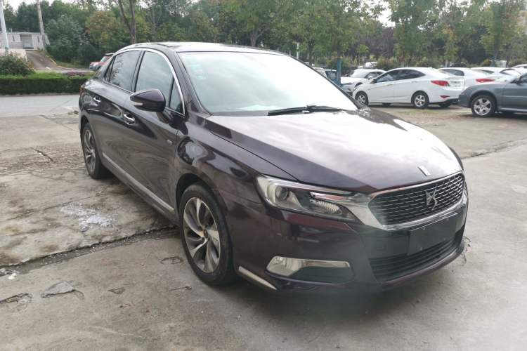 Used DS 5LS 2014 1.6T Luxury Edition THP160 Front Right 45 Deg
