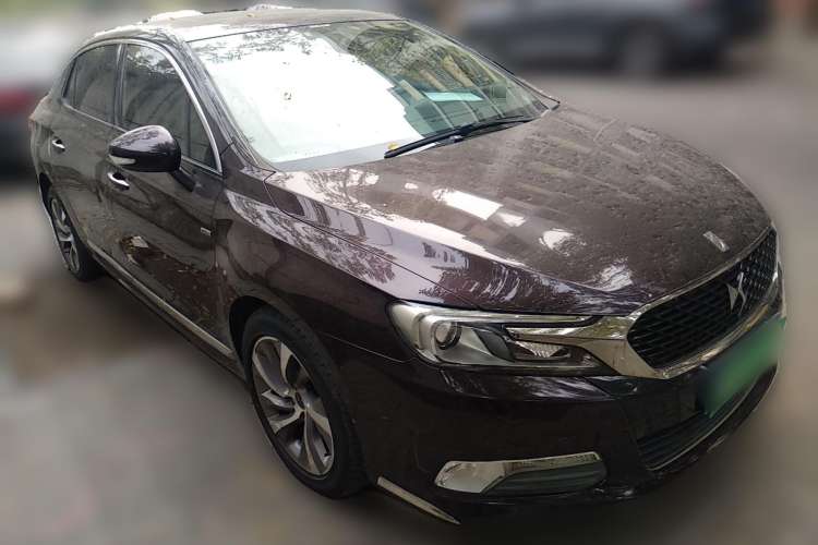 Used DS 5LS 2014 1.6T Luxury Edition THP160 Front Right 45 Deg
