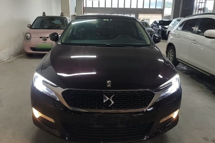 Used DS 5LS 2014 1.8L automatic Comfort version VTi140 Front
