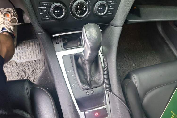 Used DS 5LS 2014 1.6T Luxury Edition THP160 Gear Lever