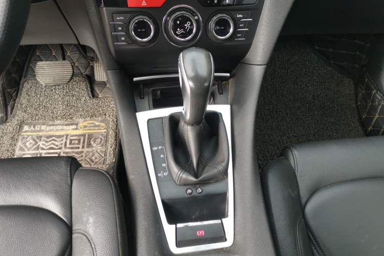 Used DS 5LS 2014 1.6T Luxury Edition THP160 Gear Lever