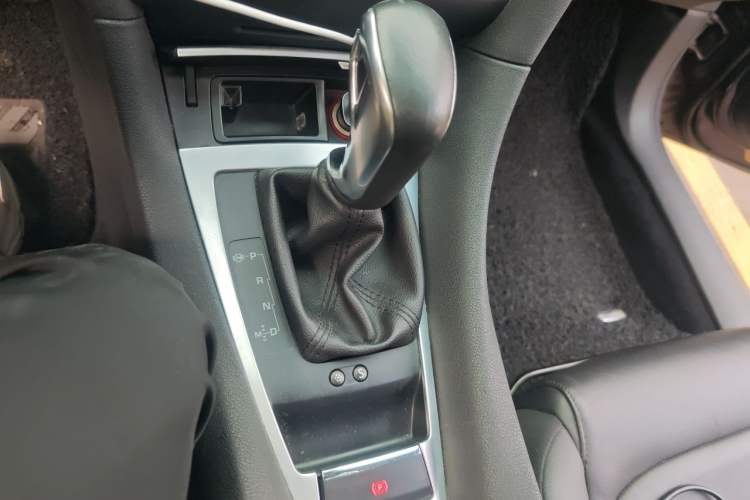 Used DS 5LS 2014 1.6T Elegant Version THP160 Gear Lever
