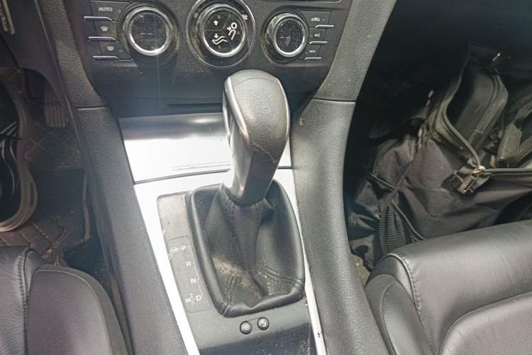 Used DS 5LS 2014 1.8L Elegant Edition VTi140 Gear Lever