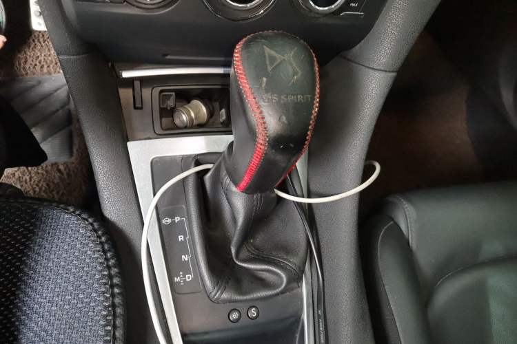 Used DS 5LS 2014 1.6T Elegant Version THP160 Gear Lever