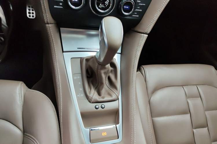 Used DS 5LS 2014 1.6T Prestige Edition THP200 Gear Lever