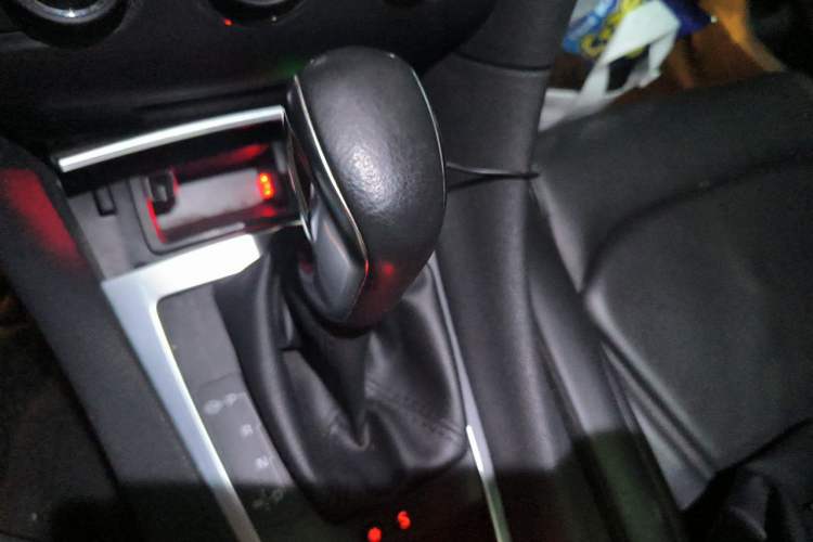Used DS 5LS 2014 1.6T Luxury Edition THP200 Gear Lever
